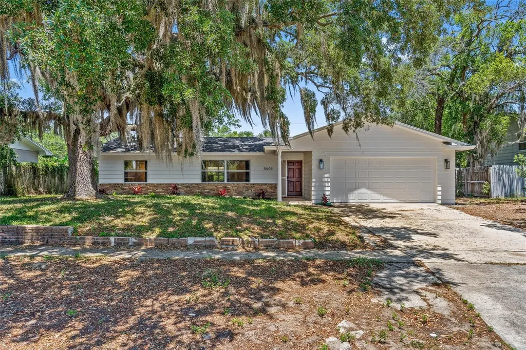 5609 Valley Oak Road Orlando FL 32808