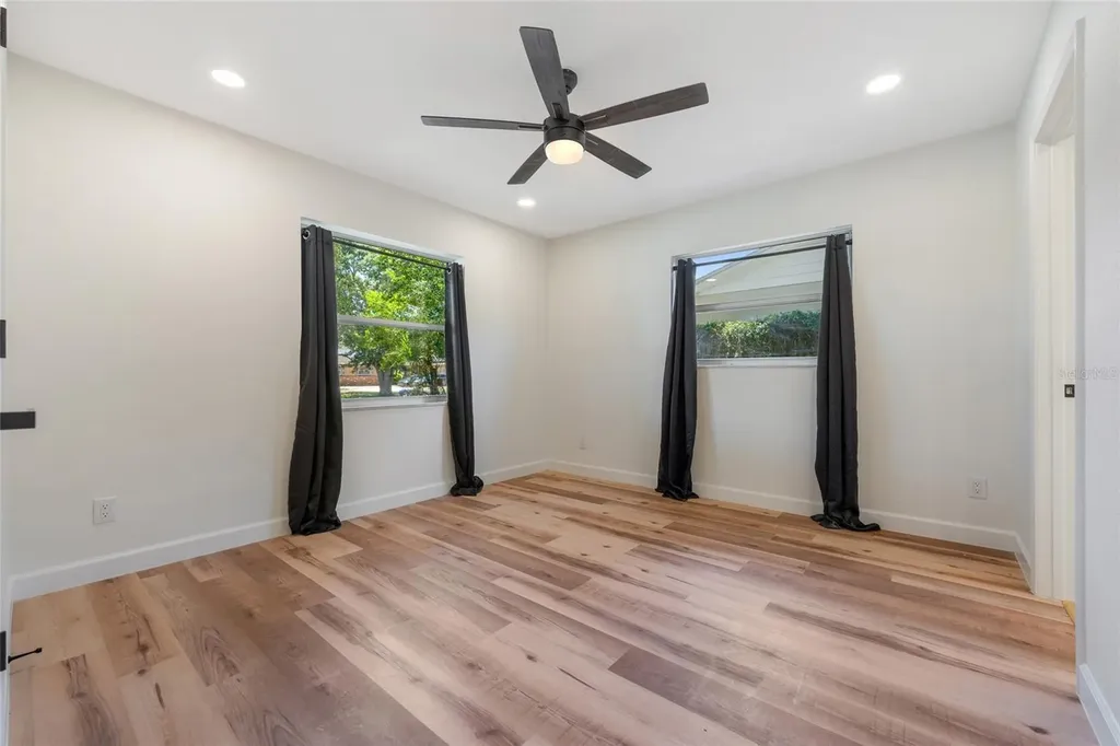 5609 Valley Oak Road Orlando FL 32808