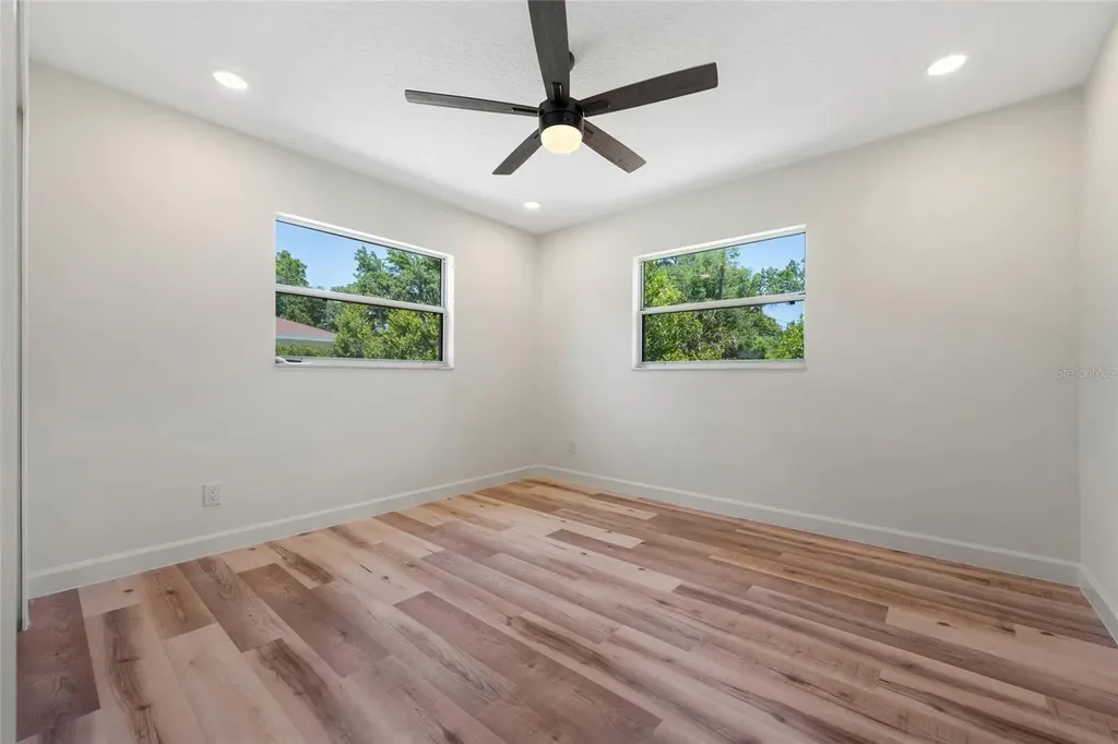 5609 Valley Oak Road Orlando FL 32808