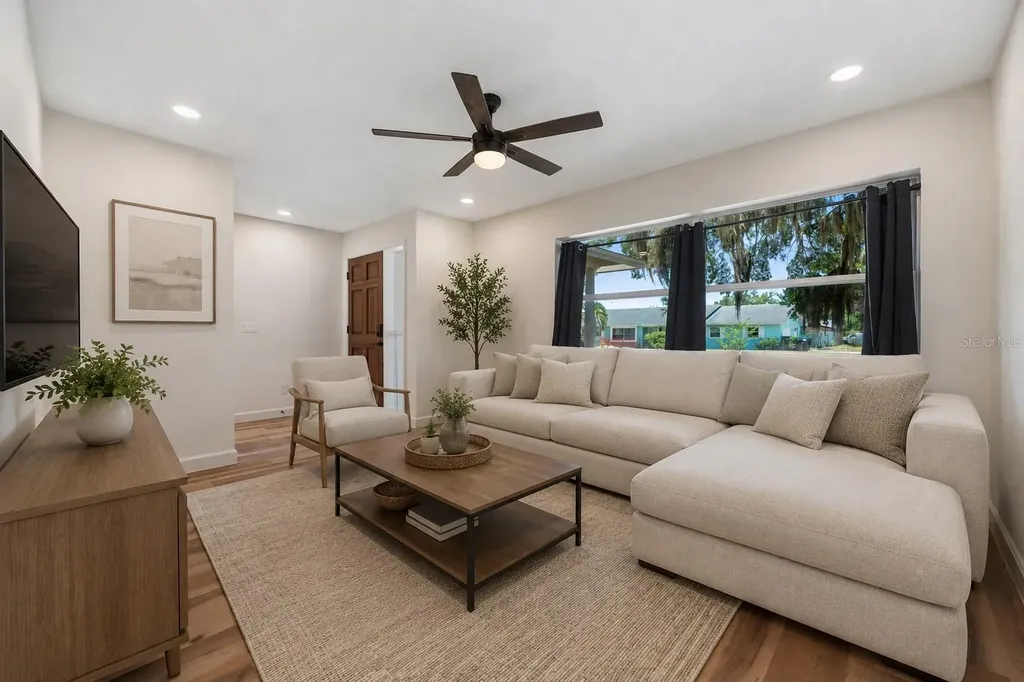 5609 Valley Oak Road Orlando FL 32808