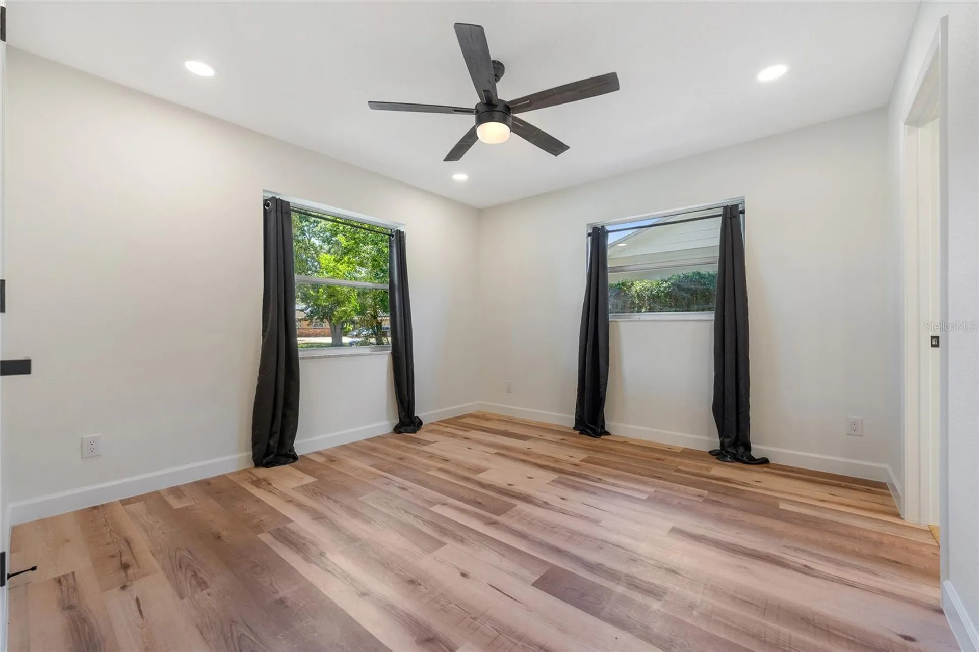 5609 Valley Oak Road Orlando FL 32808