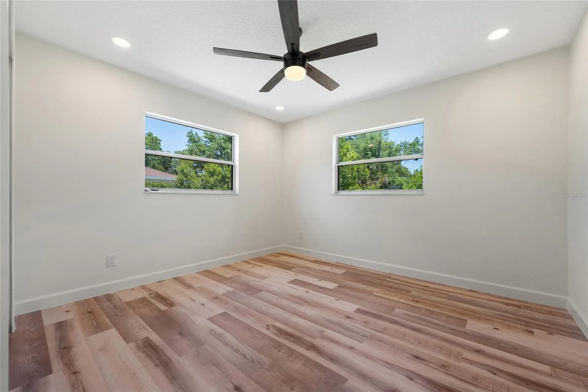 5609 Valley Oak Road Orlando FL 32808
