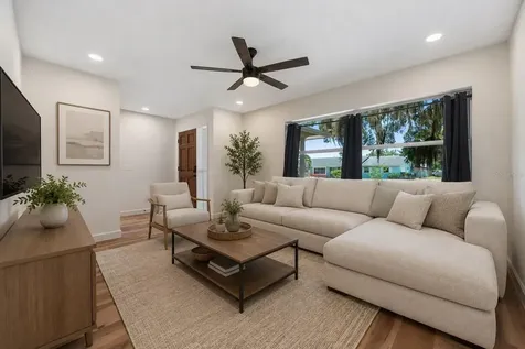 5609 Valley Oak Road Orlando FL 32808