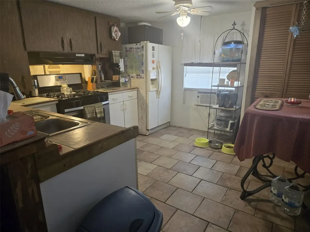 120 West Loop Oak Hill FL 32759