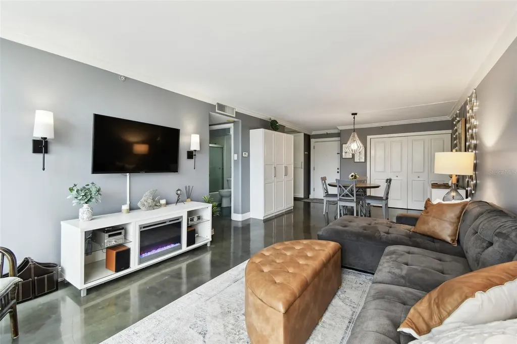 255 Dolphin Point Clearwater Beach FL 33767
