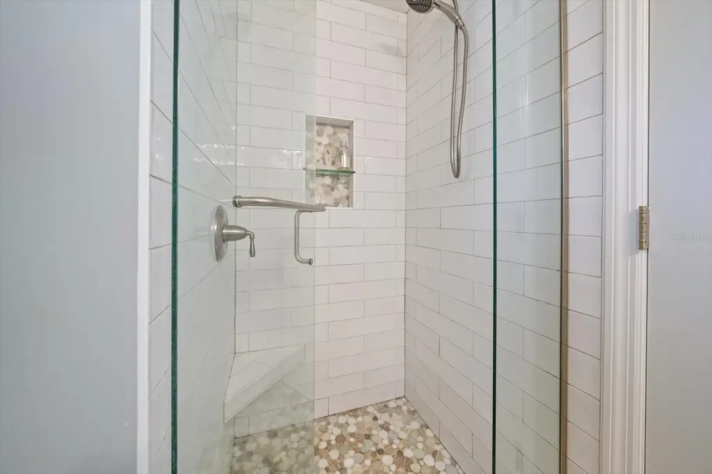 5869 Tidewood Avenue Sarasota FL 34231