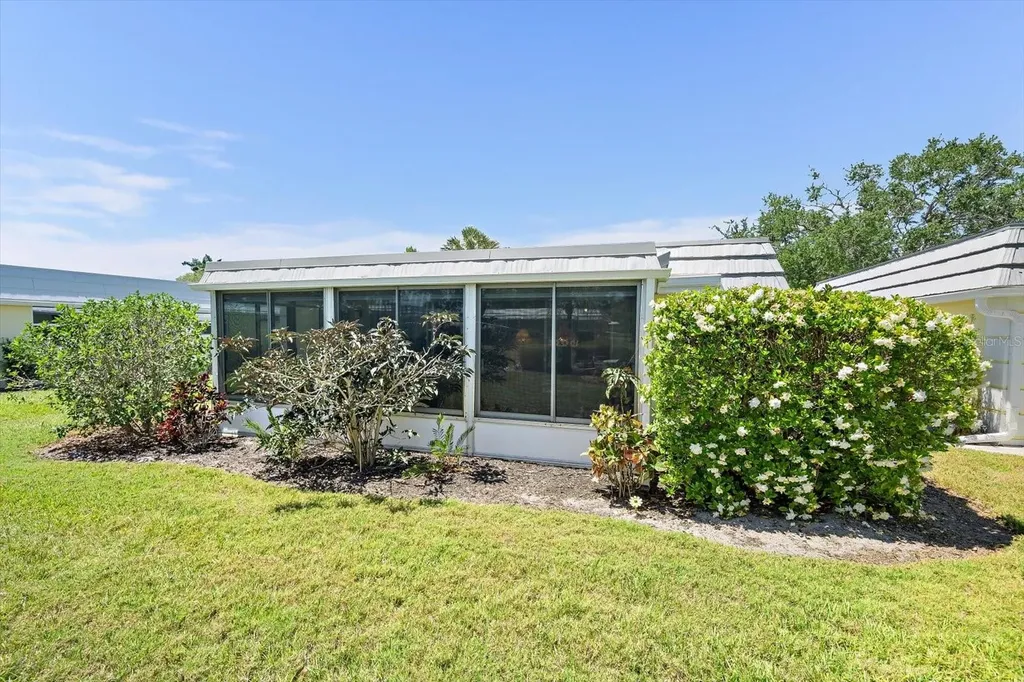 5869 Tidewood Avenue Sarasota FL 34231