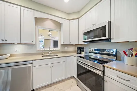 5869 Tidewood Avenue Sarasota FL 34231