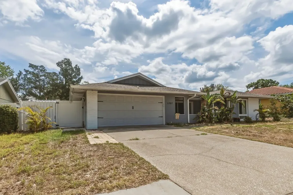 1387 S Disston Avenue Tarpon Springs FL 34689