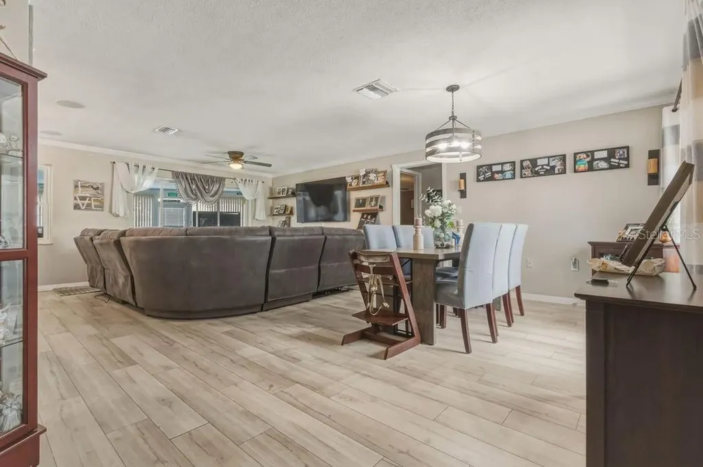 1387 S Disston Avenue Tarpon Springs FL 34689