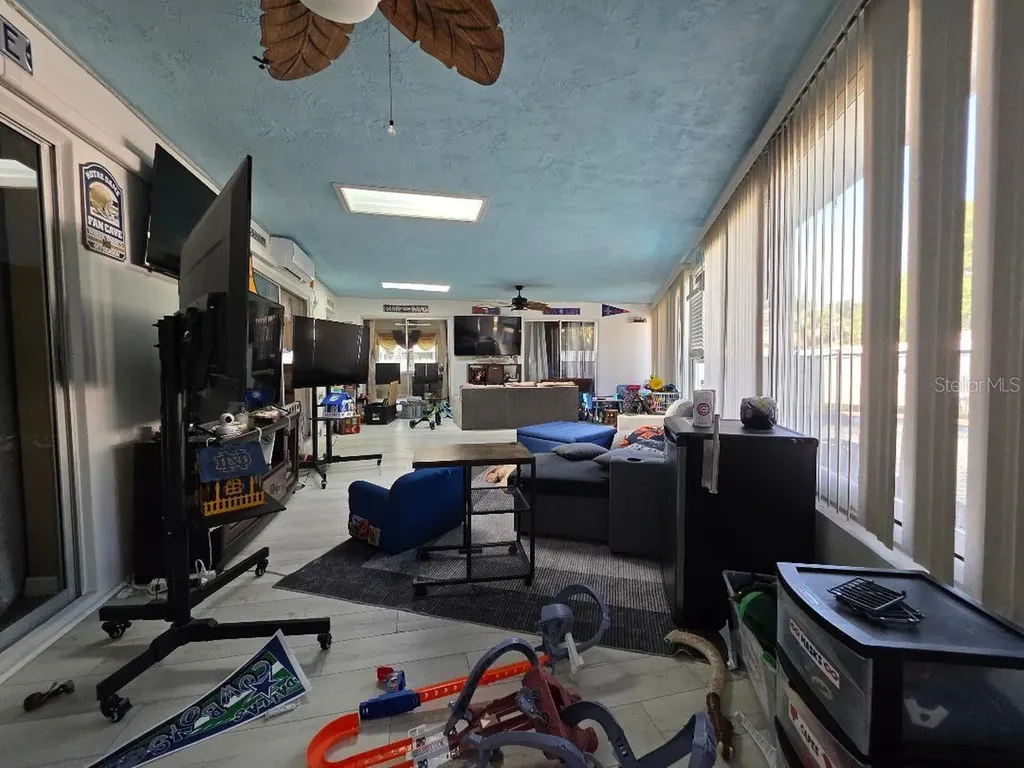 1387 S Disston Avenue Tarpon Springs FL 34689