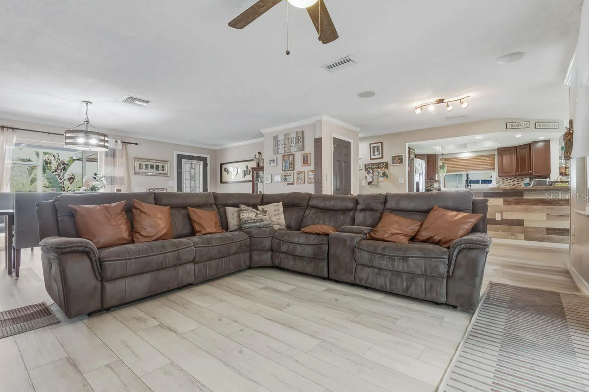 1387 S Disston Avenue Tarpon Springs FL 34689