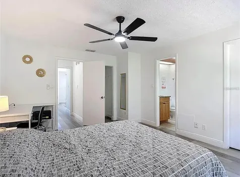 10131 Lake Oak Circle Tampa FL 33624