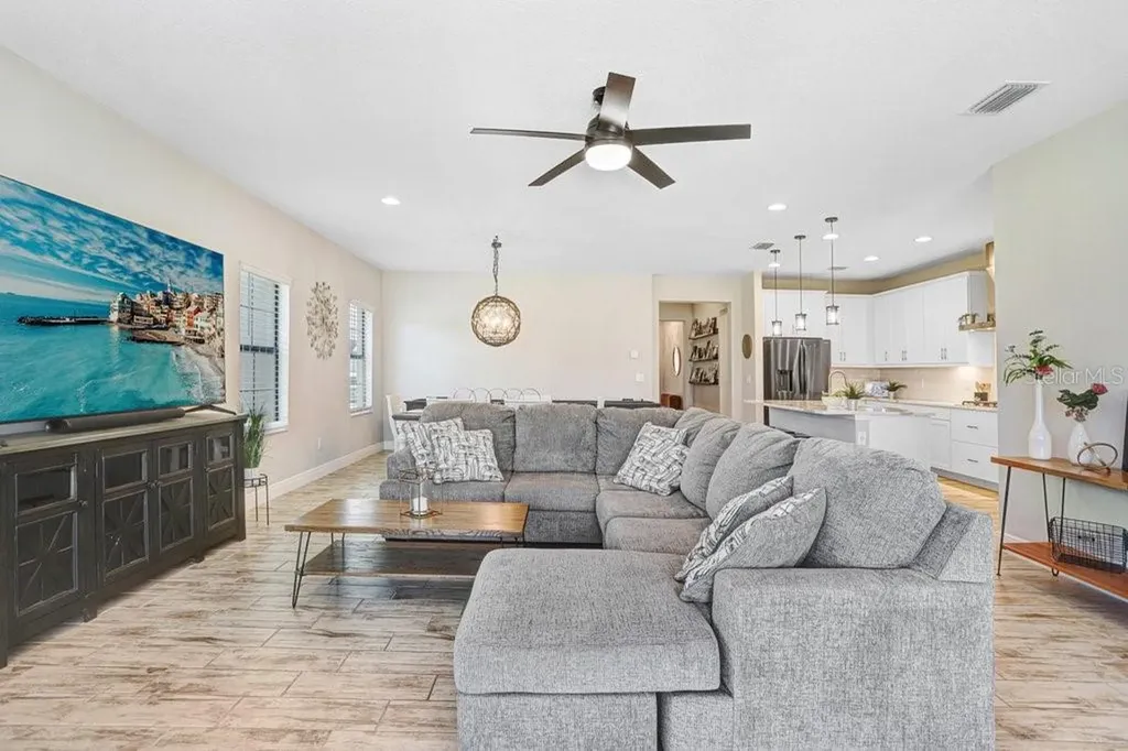 14828 Paddock Pond Avenue Lithia FL 33547