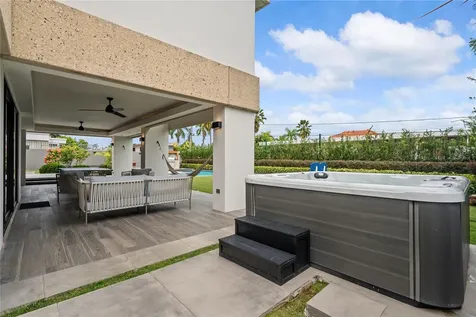 1920 Petunia St Urb. Santa Maria San Juan PR 00927