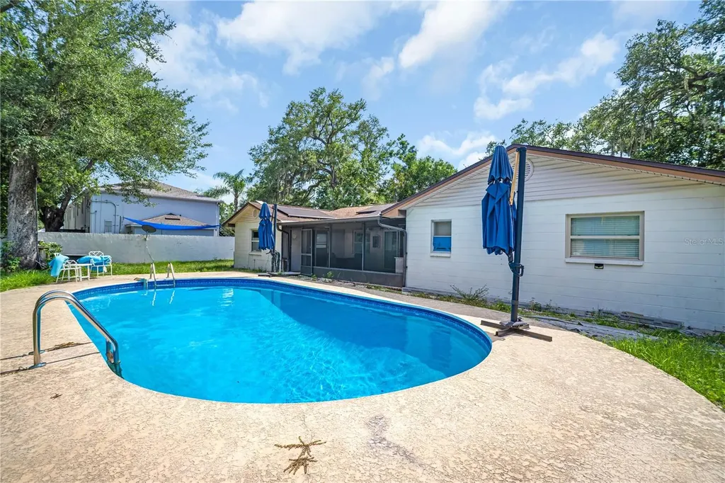 6820 South Shamrock Road Tampa FL 33616