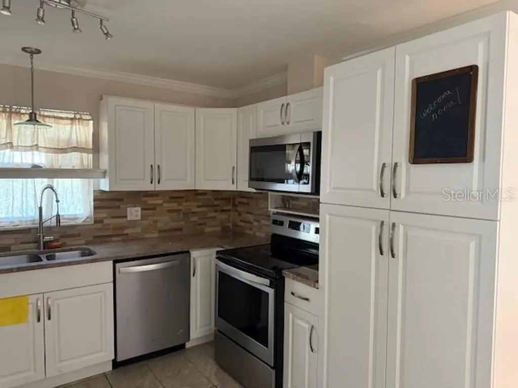 8 Silver Way Ocala FL 34472