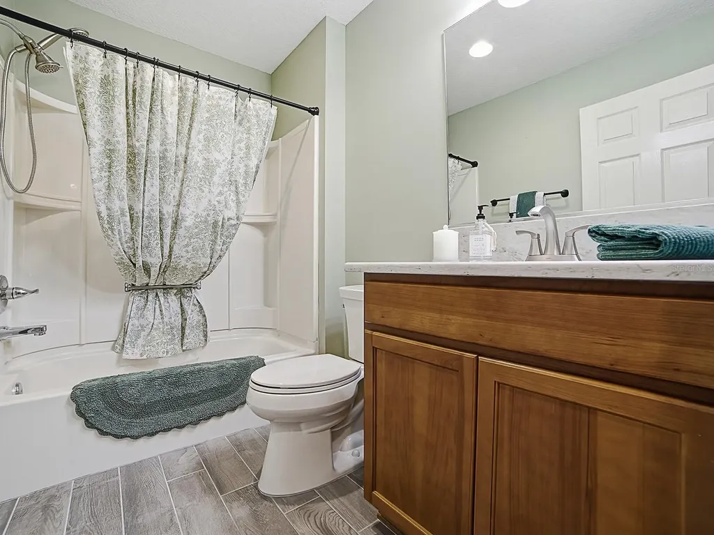 1033 Aloha Way Lady Lake FL 32159