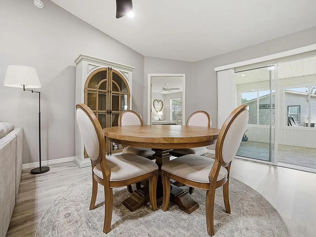 1033 Aloha Way Lady Lake FL 32159