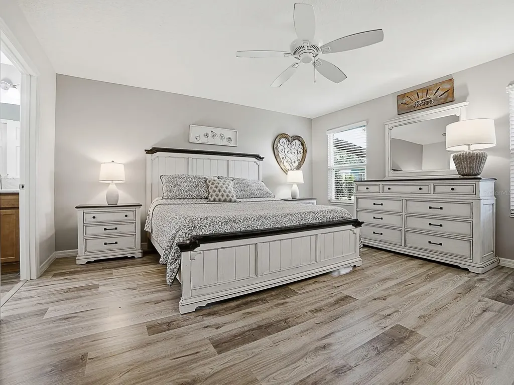 1033 Aloha Way Lady Lake FL 32159