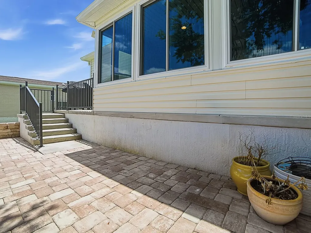 1033 Aloha Way Lady Lake FL 32159