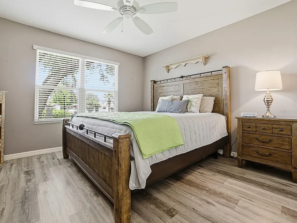 1033 Aloha Way Lady Lake FL 32159