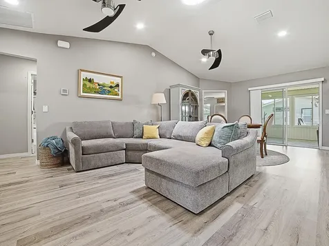 1033 Aloha Way Lady Lake FL 32159