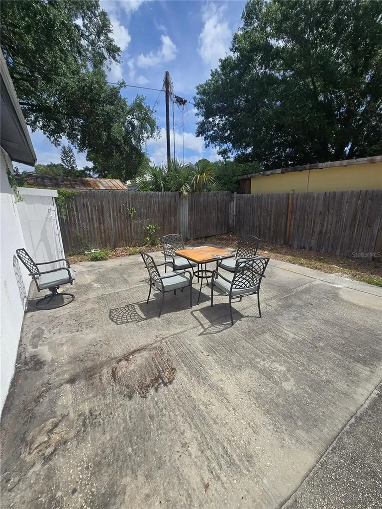 2406 E Clark Street Tampa FL 33605