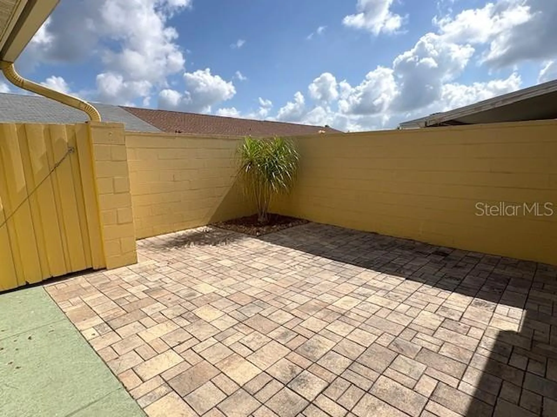 1005 Rickenbacker Drive Sun City Center FL 33573