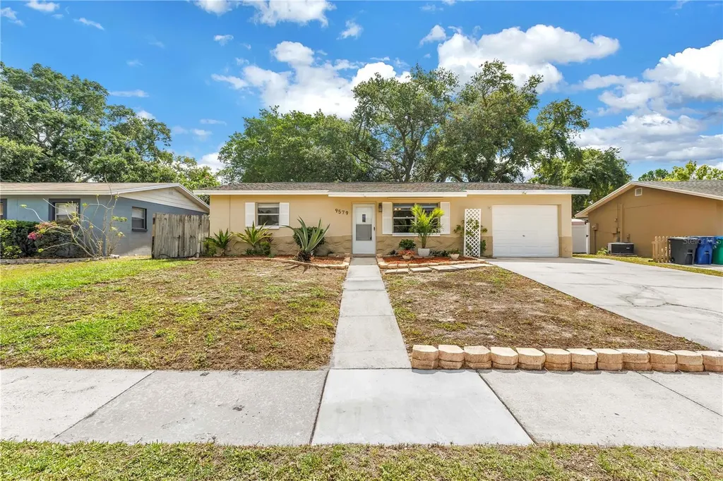 9579 Golden Grove Street Seminole FL 33772
