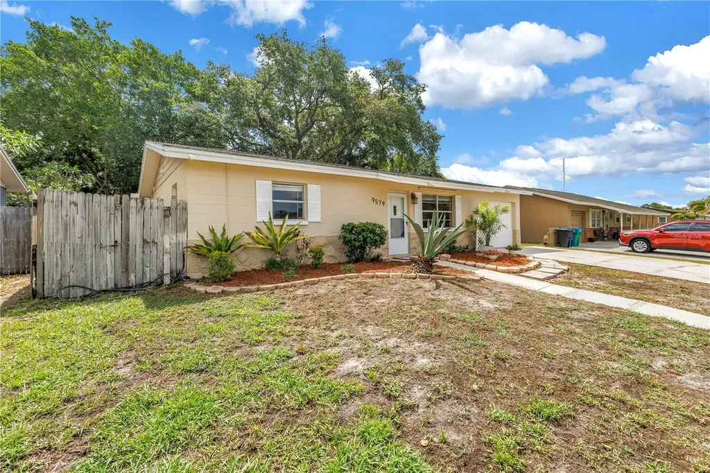 9579 Golden Grove Street Seminole FL 33772