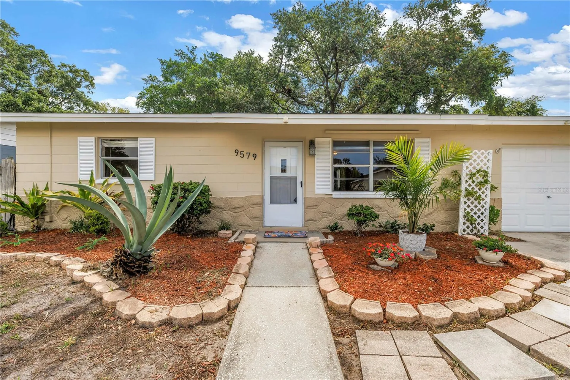 9579 Golden Grove Street Seminole FL 33772