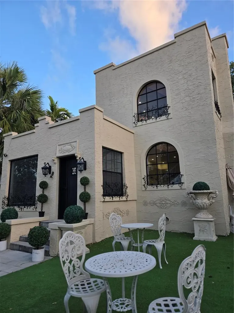 12 NE 50th Street Miami FL 33137