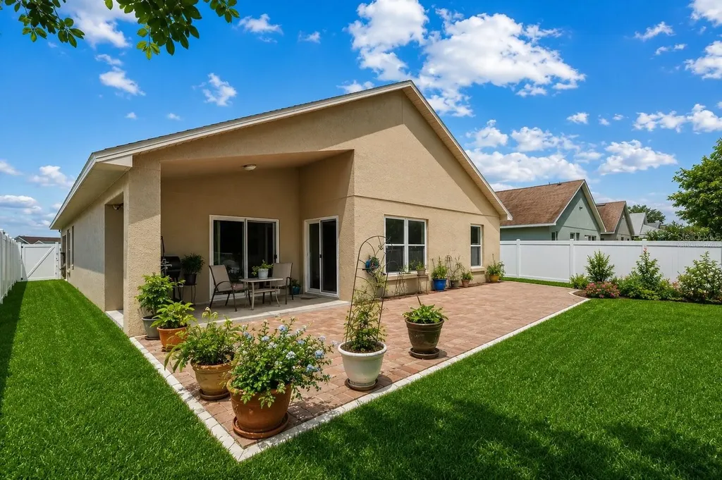 2490 Shelby Circle Kissimmee FL 34743