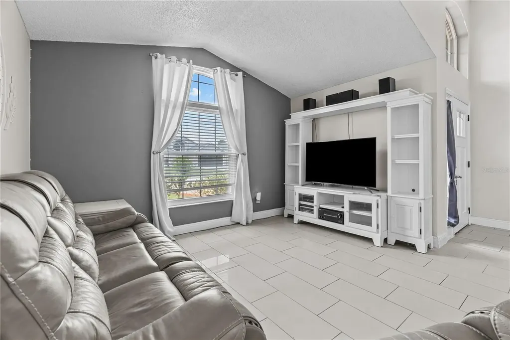 2490 Shelby Circle Kissimmee FL 34743