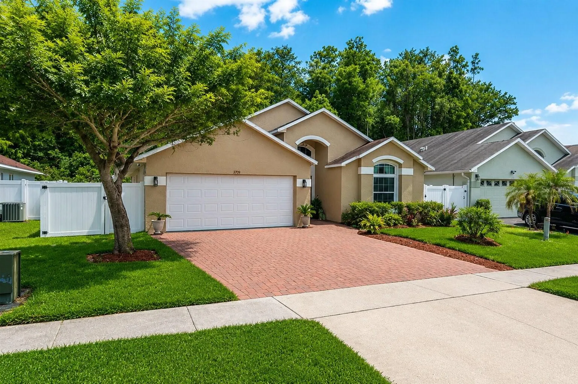 2490 Shelby Circle Kissimmee FL 34743