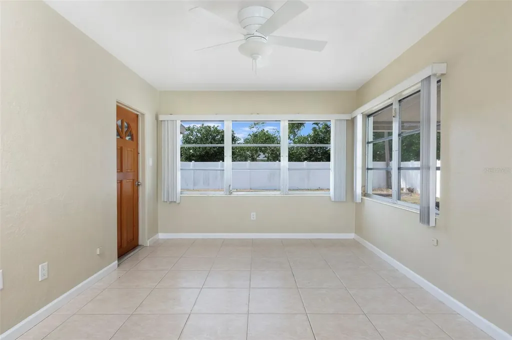 4218 24th Avenue N St Petersburg FL 33713
