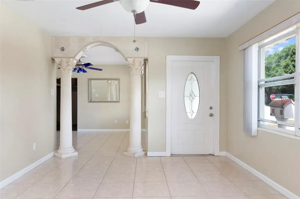 4218 24th Avenue N St Petersburg FL 33713