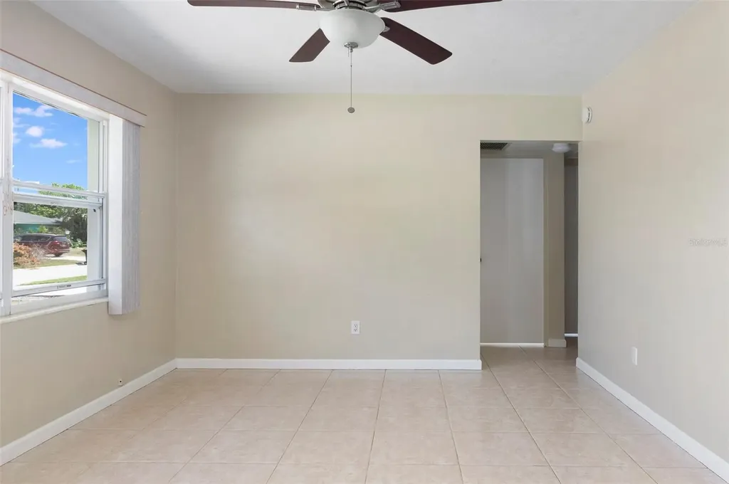 4218 24th Avenue N St Petersburg FL 33713