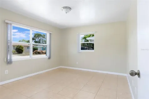 4218 24th Avenue N St Petersburg FL 33713