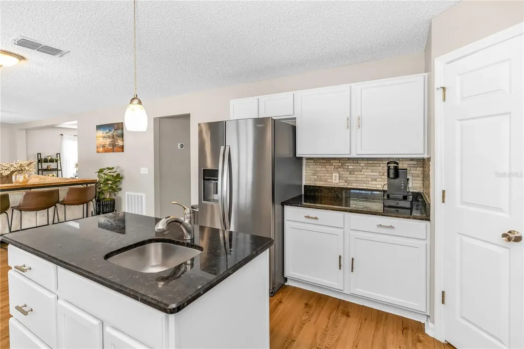 1874 Corner Meadow Circle Orlando FL 32820