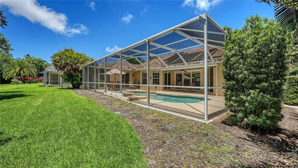 4956 Sabal Lake Circle Sarasota FL 34238