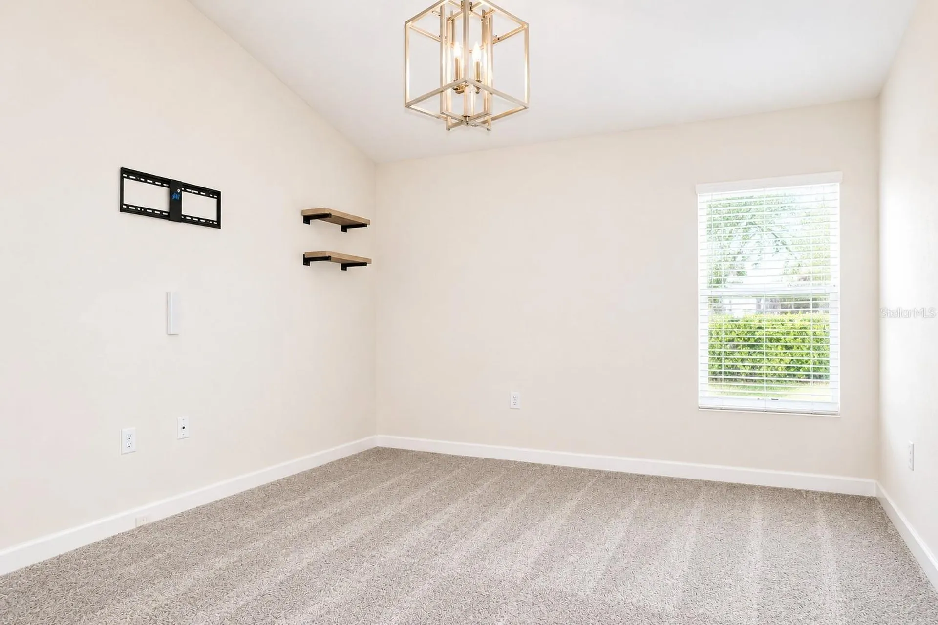 2172 Lake Side Avenue Davenport FL 33837