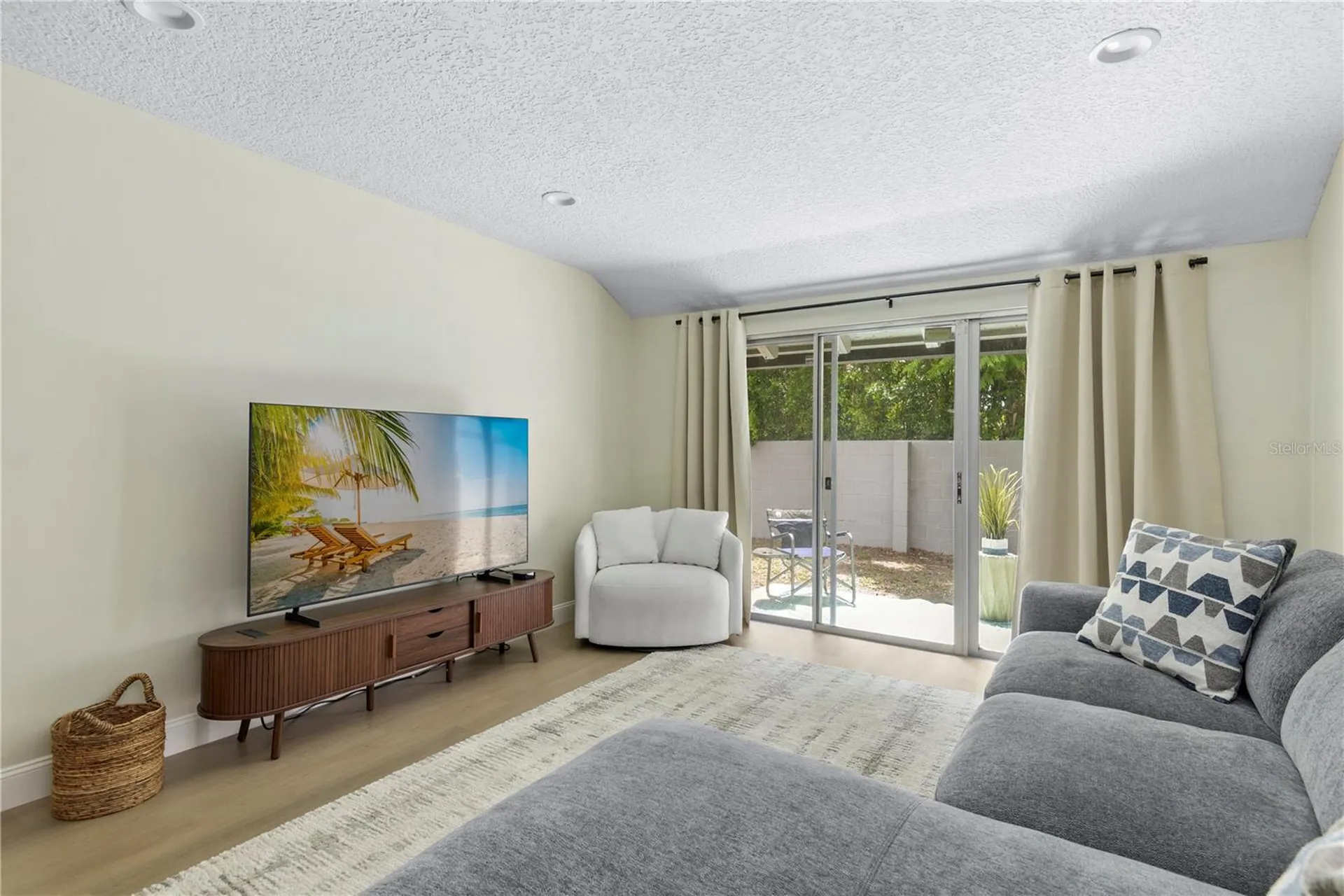 894 Jonathan Way Altamonte Springs FL 32701