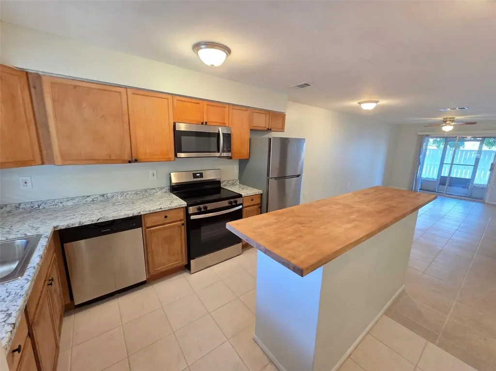 1009 63rd W Bradenton FL 34207
