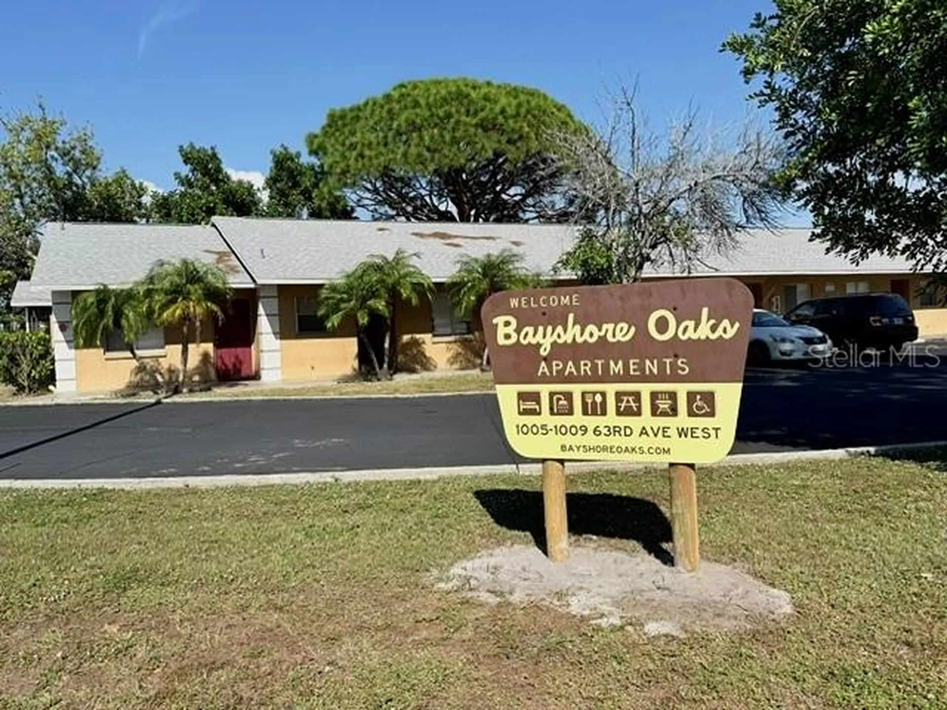 1009 63rd W Bradenton FL 34207