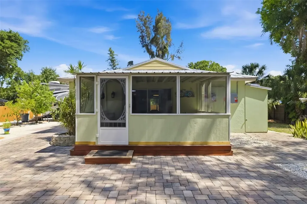2549 19th Street Sarasota FL 34234