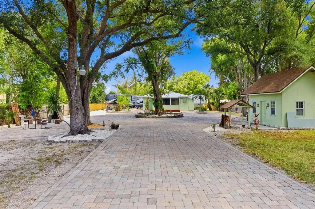 2549 19th Street Sarasota FL 34234