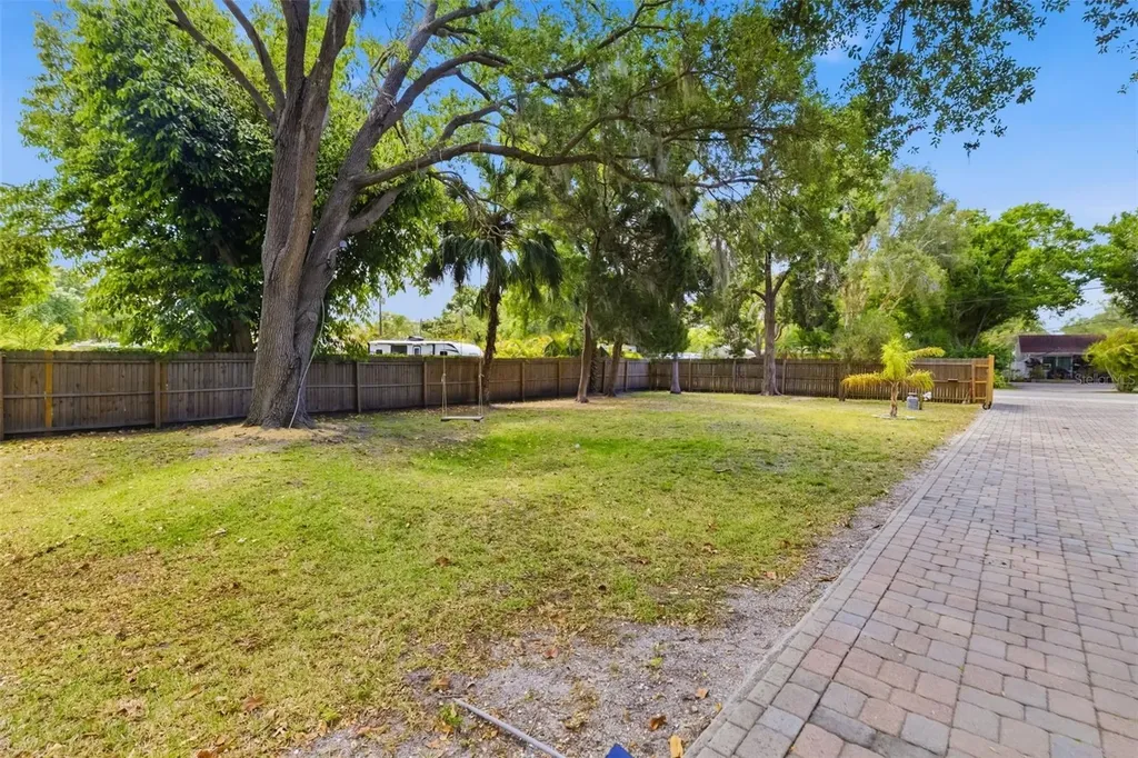 2549 19th Street Sarasota FL 34234