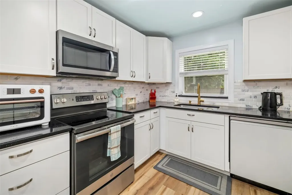 2549 19th Street Sarasota FL 34234